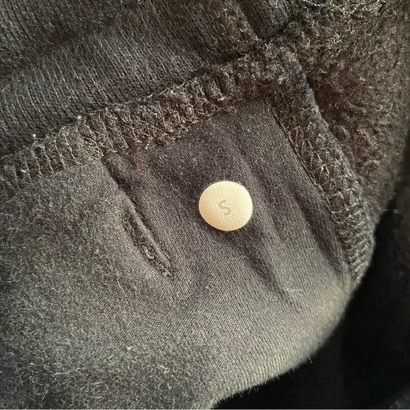 LULULEMON SWEATPANTS - Picture 8 of 8